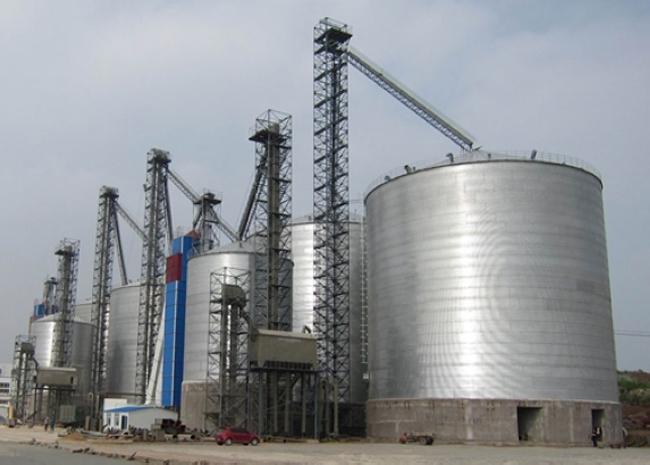 昭苏大型钢板库构造参数及水泥储存质量